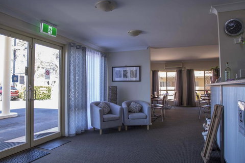 Country Roads Motor Inn - Accommodation 4U 1