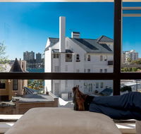 Couple's Gateway in Sunny Elizabeth Bay - Accommodation 4U