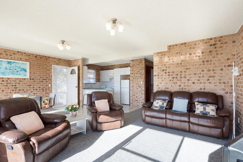 Crystal Waters Unit 2 - Accommodation 4U 3