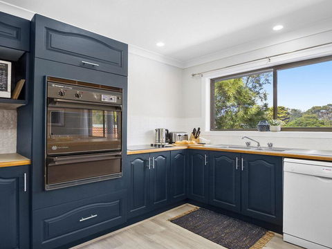 Culburra Beach Retreat - Close To Two Beaches - Accommodation 4U 1
