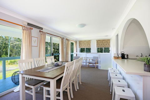 Curleys @ Culburra - Family & Pet Friendly - Accommodation 4U 0
