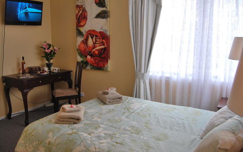 Cutmore Cottages - Meurants Manor - Accommodation 4U 1