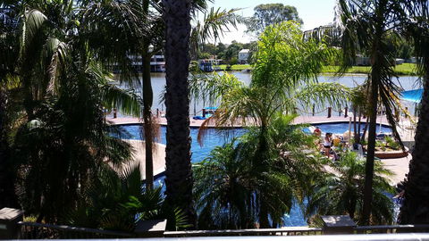 Cypress Waterfront Spa Apartment - Accommodation 4U 0