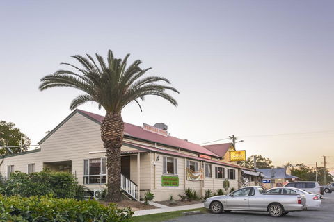 D'Aguilar Hotel Motel - Accommodation 4U 0