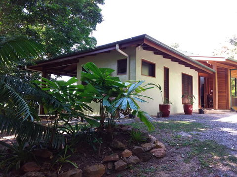 Daintree Oceanview Retreat - Holiday Home - Accommodation 4U 1