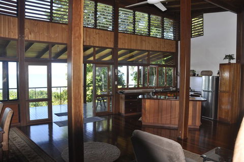 Daintree Oceanview Retreat - Holiday Home - Accommodation 4U 2