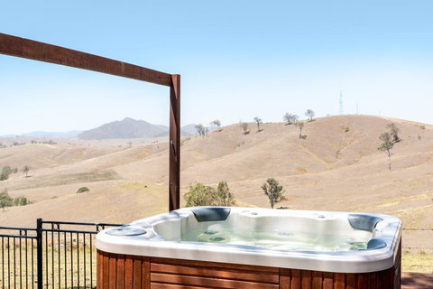 Dam It Getaway Tiny House - Accommodation 4U 3