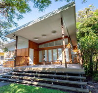 Decked out for a Fantastic Holiday - Winnett St Woorim Upstairs only - Accommodation 4U