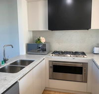 Delicate and Peaceful Bundoora Townhouse 10 - Accommodation 4U