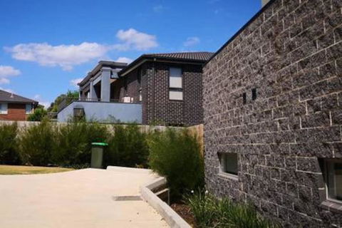Delicate And Peaceful Bundoora Townhouse 11 - Accommodation 4U 0