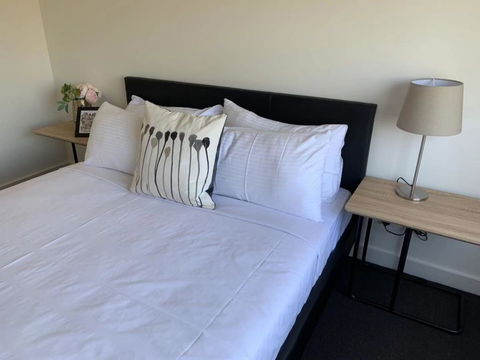 Delicate And Peaceful Bundoora Townhouse 12 - Accommodation 4U 3
