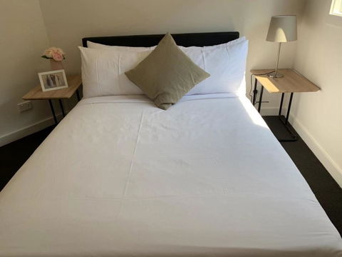 Delicate And Peaceful Bundoora Townhouse 12 - Accommodation 4U 2
