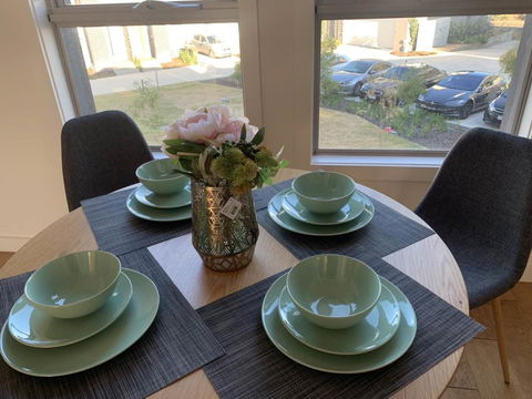 Delicate And Peaceful Bundoora Townhouse 12-R2 - Accommodation 4U 0