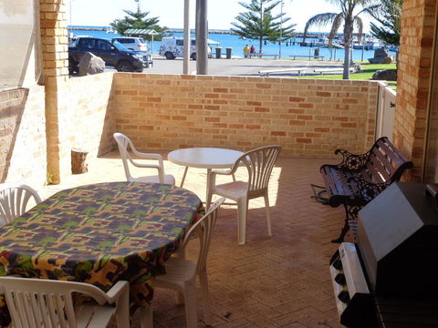 Denison Waterfront - Accommodation 4U 2