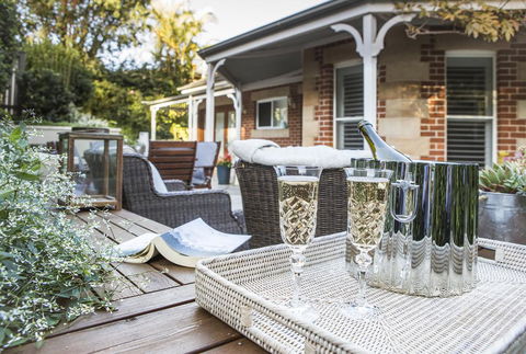 Diggers Beach Cottage - Accommodation 4U 2
