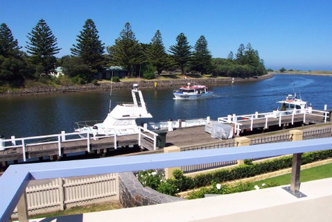 Dockside Waterfront Indulgence - Accommodation 4U 2