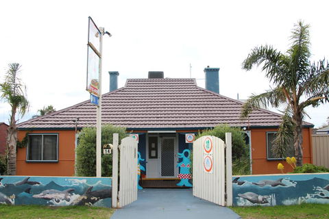 Dolphin Retreat Bunbury YHA - Accommodation 4U 0