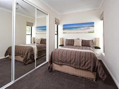 Dolphin Shores - Accommodation 4U 1