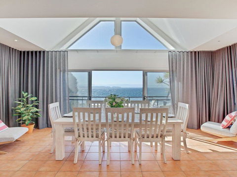 Dolphins Den - Panoramic Views - Accommodation 4U 0