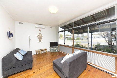 DOUGLAS COTTAGE FORSTER - Accommodation 4U 1
