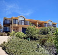 Dromaius 5 - Great Views of The Snowy Mountains - Accommodation 4U