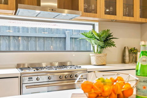 Dromana Beach House For Two Families. - Accommodation 4U 2