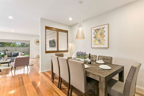 Dromana Beach House For Two Families. - Accommodation 4U 0
