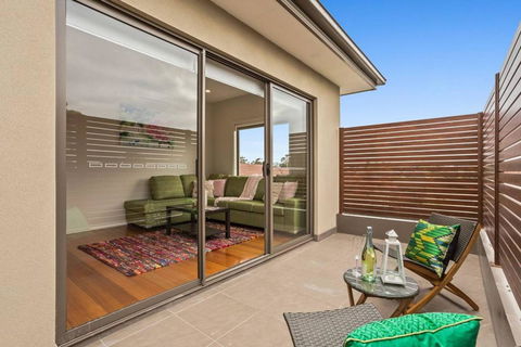 Dromana Beach House For Two Families. - Accommodation 4U 3