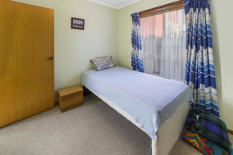 Eagle Point Getaway - Waterfront Serenity! - Accommodation 4U 1