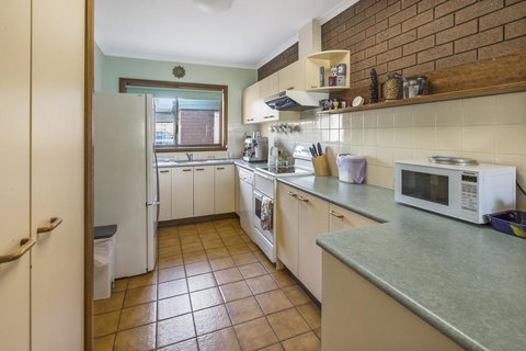 Eagle Point Getaway - Waterfront Serenity! - Accommodation 4U 3