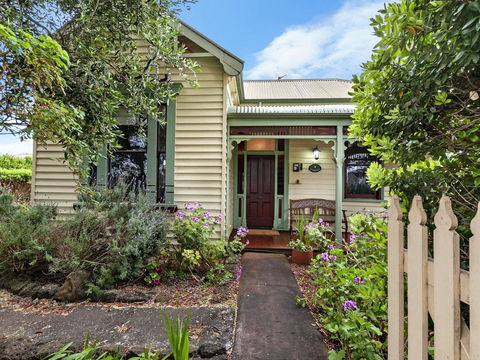 EAMONT ON SACKVILLE - Accommodation 4U 1