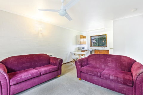 Eastern Beach Units #5 - Accommodation 4U 2