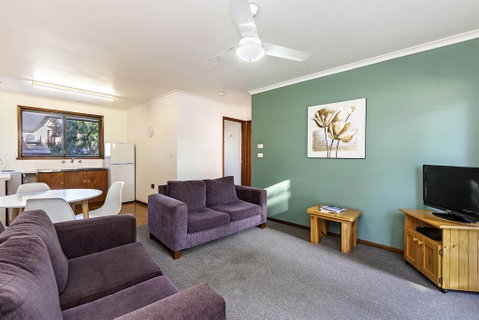 Eastern Beach Units #6 - Accommodation 4U 2