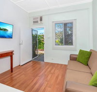 Easy Going Holiday Unit On McKenzie MK5 - Accommodation 4U