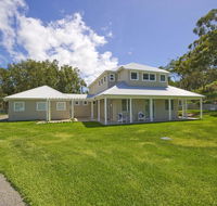 Echo Beach House 16 Reflections Dr - Luxurious House with Magnificent Pool and Ducted Air - Accommodation 4U