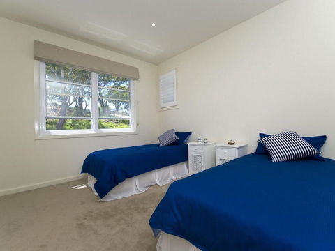 Echo Beach House, 16 Reflections Dr - Luxurious House With Magnificent Pool And Ducted Air - Accommodation 4U 3