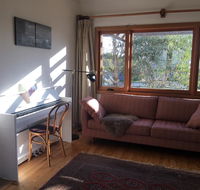 Eco-renovated light-filled house on a hill - Accommodation 4U