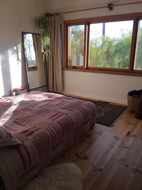 Eco-renovated Light-filled House On A Hill - Accommodation 4U 3