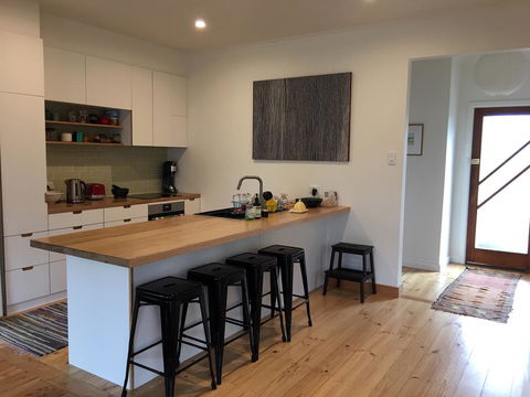 Eco-renovated Light-filled House On A Hill - Accommodation 4U 1