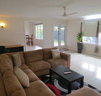 Edge Hill Clean  Green Cairns 7 Minutes from the Airport 7 Minutes to Cairns CBD  Reef Fleet Terminal - Accommodation 4U