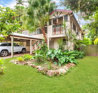 Edge Hill Holiday Home / Cairns - Accommodation 4U
