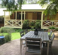 Edge Of The Forest Motel and Cottage - Accommodation 4U