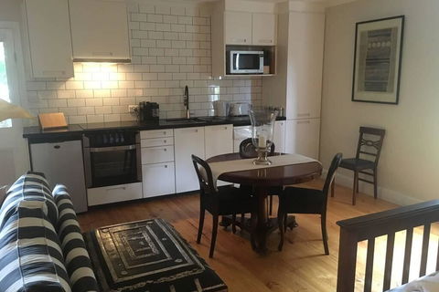 Elmswood BnB - Accommodation 4U 3