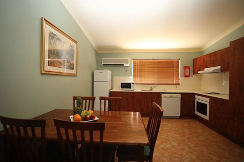 Emerald Explorers Inn - Accommodation 4U 3