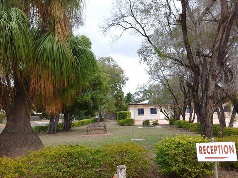 Emerald Tower Motor Inn - Accommodation 4U 2