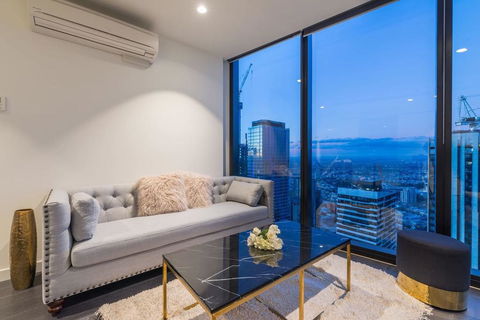 EQ Tower Luxury 2 Bedroom Skyline CBD Apartment - Accommodation 4U 1