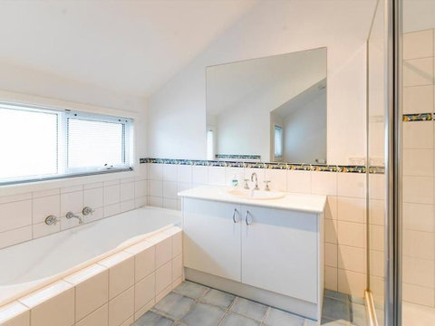 EVERGREEN BEACH HOUSE - Accommodation 4U 2