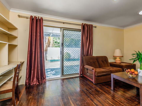 Exclusive Handy Holiday House - Accommodation 4U 1
