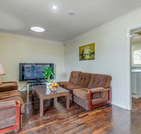 Exclusive Handy Holiday House - Accommodation 4U
