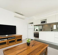 Executive Luxury Apartment - Accommodation 4U